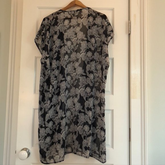 Treasure & Bond Kimono Vest - One Size - Picture 10 of 16